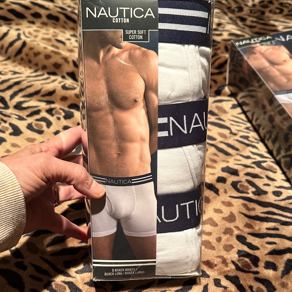 Nautica Men’s White Boxer Briefs with Navy Branded Waistband- 3 Pack tagless new